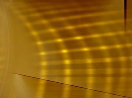 量子计算对比评测：量子退火与通用量子计算